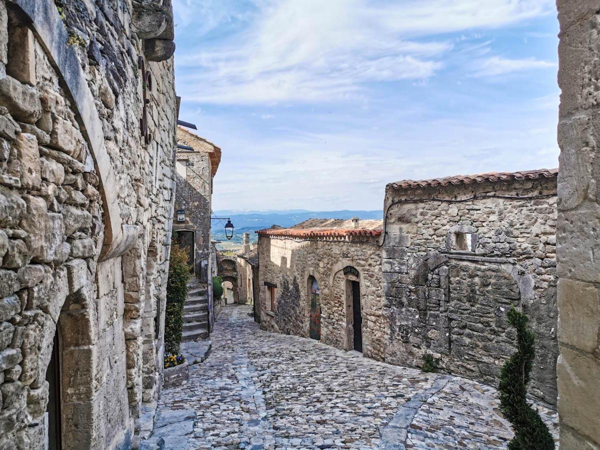 Les Cabanes De La Fontaine Лакост Экстерьер фото