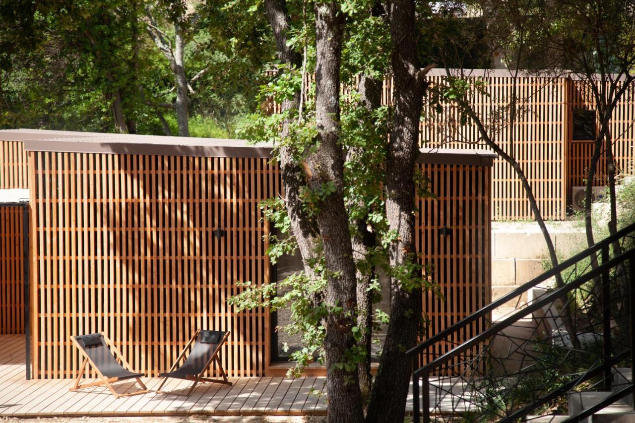 Les Cabanes De La Fontaine Лакост Экстерьер фото